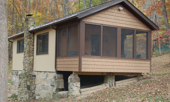 Kimbolton Cottage | Yore Cottage, private 15-wooded acres with hiking & fishing, 3-min. to Salt Fork