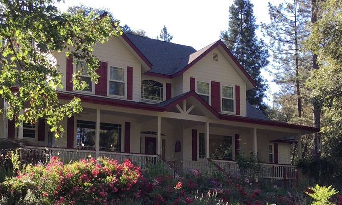 Mariposa House | Yosemite Firehouse Inn
