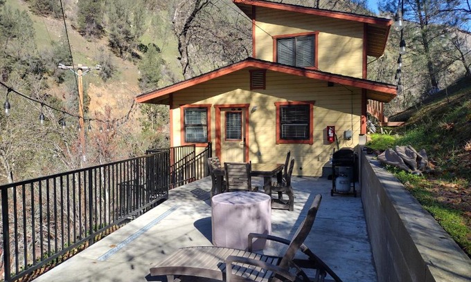 El Portal House | Yosemite Gatekeeper's Lodge