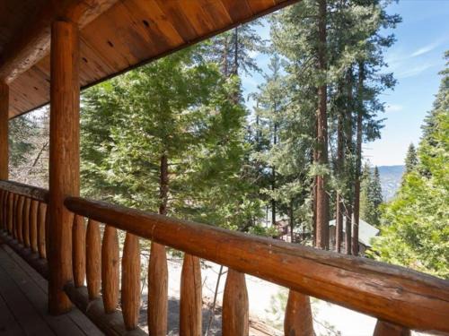 Yosemite National Park House | Yosemite Log Cabin-Rustic Charm-Sleeps 8