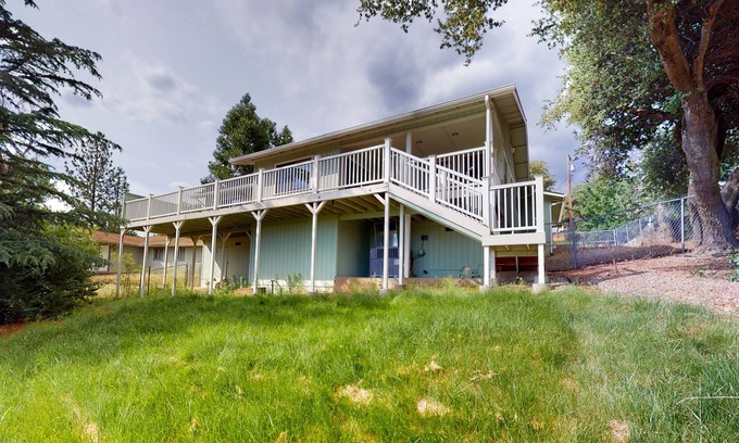 Yosemite Forks House | Yosemite Portal | House in Oakhurst