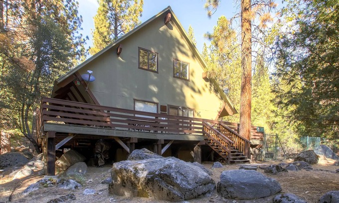 North Wawona House | Yosemite's Creekside Birdhouse