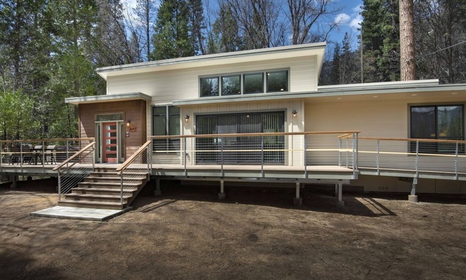North Wawona Cabin | Yosemite's Meadow Haven