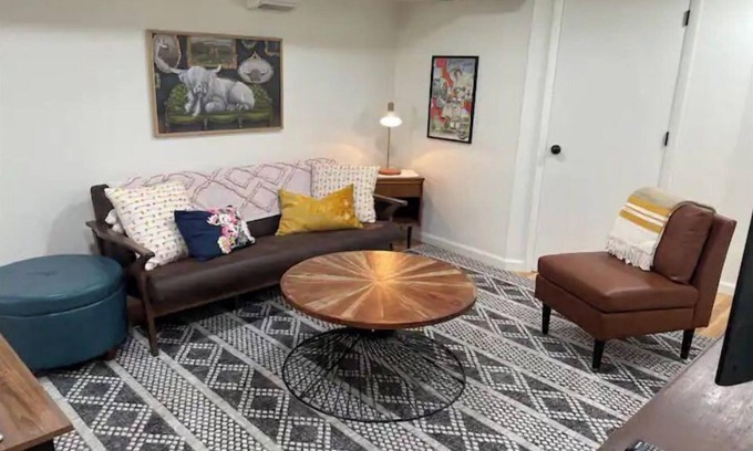 Caldwell House | Yote Den across from College of Idaho
