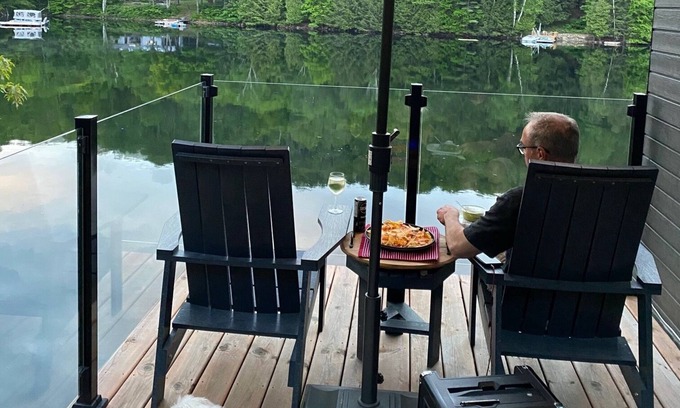 Dysart et al Cottage | You cannot get closer to the lake than this cozy and chic Redstone Lake cottage!