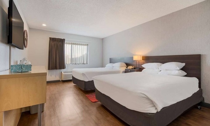 Ontario Hotel | You Found it! Pool, Pet-friendly Property, Free Parking, Free Breakfast