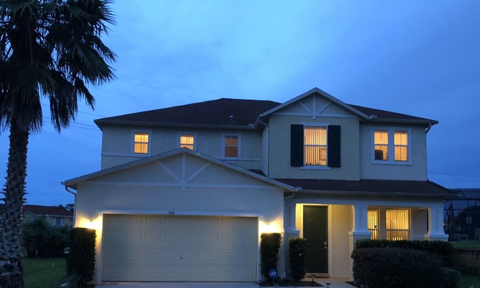 Windwood Bay House | You'll ❤ This Home. Soak Up The ☀️ In Our Private Pool/Spa~12 Mins from Disney