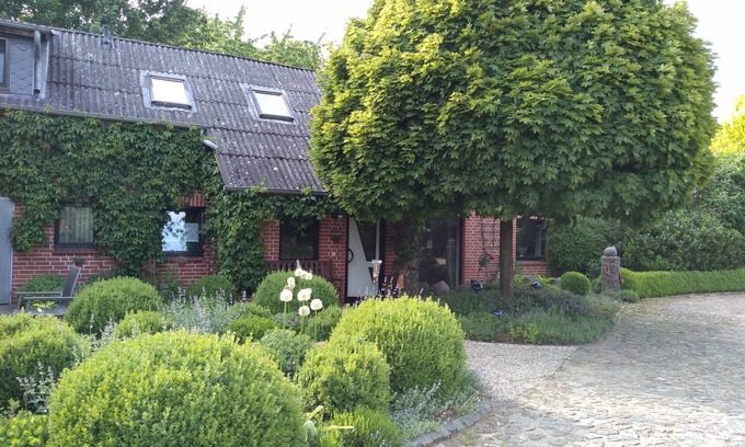 Luckau Apartment | You will find relaxation and a peaceful idyll here in the Apartment-Feldsteingarten