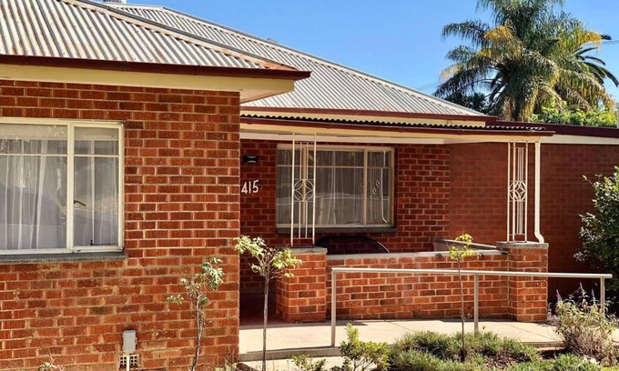 South Albury House | Young Olive