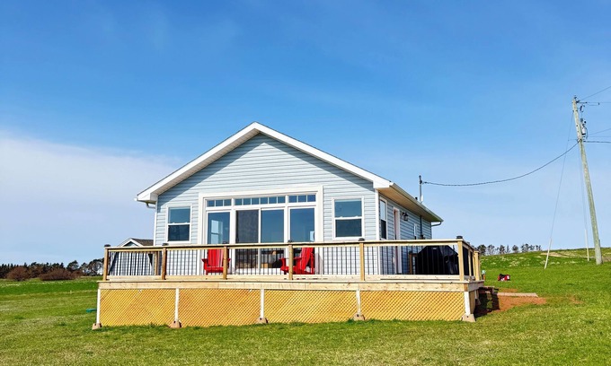 Park Corner Cottage | Your 2 bedroom Blue Cottage Just 2 Minutes away from the Sands of Cousin’s Shore