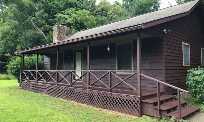 Elkins House | Your Adventure Awaits! Breathtaking views and Private River Access!