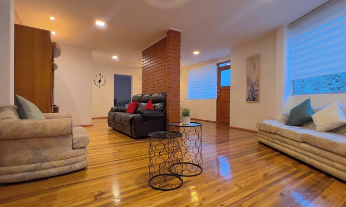 Huayna-Capac Apartment | Your Adventure in Cuenca Starts Here: Fully Equipped Apartment in Downtown