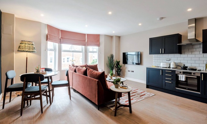 Askew Apartment | Your Apartment Shepherd's Bush