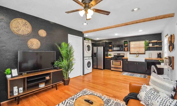 South Central Houston Apartment | Your Attractive High Vibe Boho Hidden Gem Close To Everything