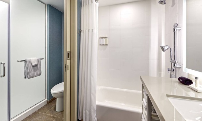 Anaheim Resort Resort | Your Authentic Adventure Awaits! 4 Modern Units, Onsite Dining, Outdoor Pool!