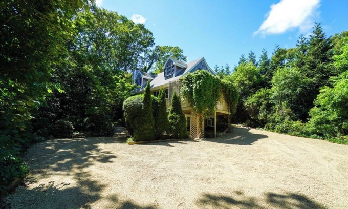 Vineyard Haven House | Your Beach house on the island