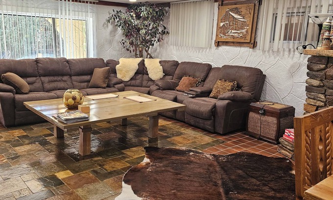 Colorado Springs House | Your comfy home in Colorado Springs