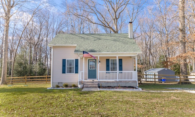 Lewes Cottage | Your cozy and quiet cottage retreat.