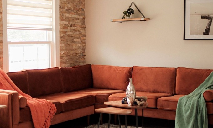 Streamwood House | Your Cozy Getaway with Sunroom & Gaming Room