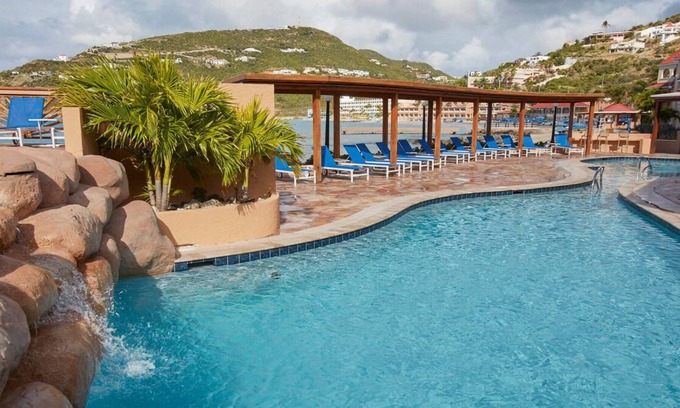 Philipsburg Hotel | Your Dream Carribean Getaway! 4 Units, Beachfront, Pools, FREE Parking Onsite!