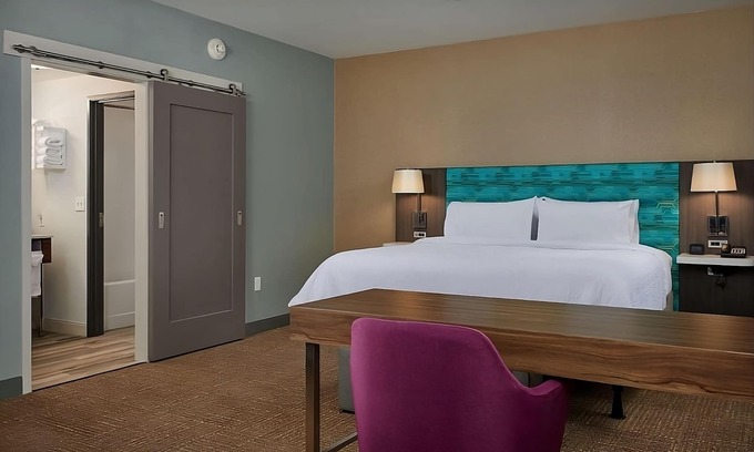 Sherwood - Tualatin North Hotel | Your Dream Getaway! Free Breakfast, Pool, Pets Allowed, Free Parking!