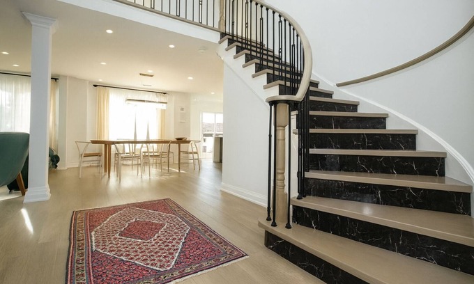 Aurora House | Your Dream Stay– Luxury Duplex 3BR Detached House in Prime Location