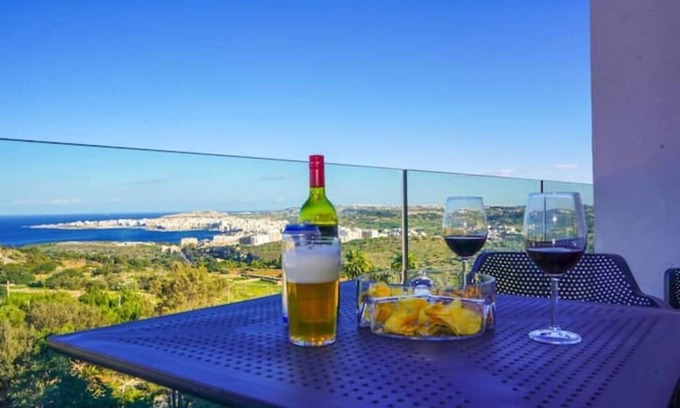 Ta' Bragg Apartment | Your Escape: Where Every Sunrise Becomes A Memory