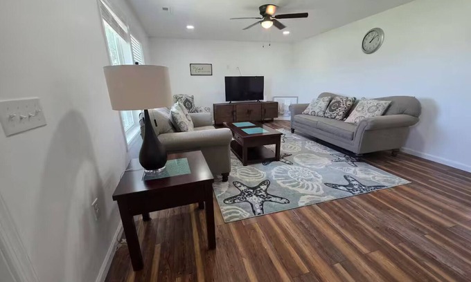 Georgetown House | Your fam will be close to everything when stay at this centrally-located place.