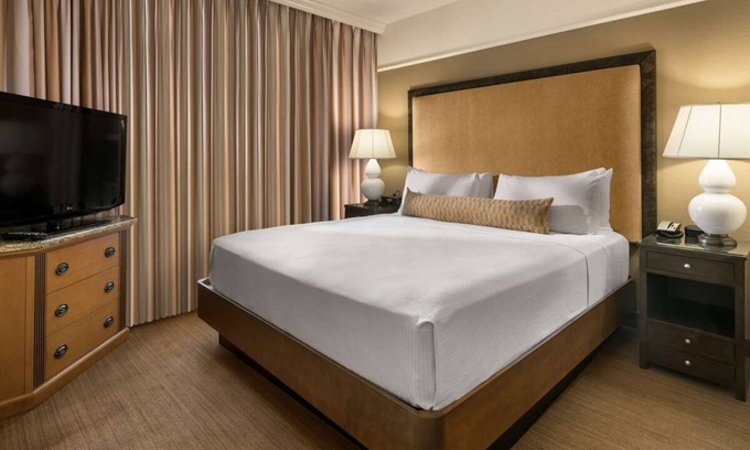 Gainey Village Villas Hotel | Your Gateway to Scottsdale's Wonders: Elegant Suites Await! Paws Friendly, Pool