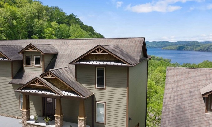 Silver Point Condo | ♡ Your Happy Place Overlooking Center Hill Lake ♡