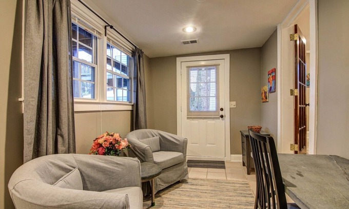 Midtown Apartment | YOUR HEART OF MIDTOWN FLAT!
