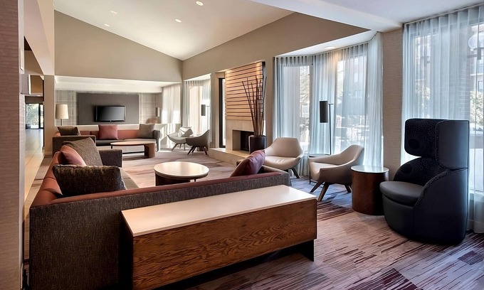 Milford Hotel | Your Holiday Starts Here! Spacious Pet-Friendly Unit With Indoor Pool!