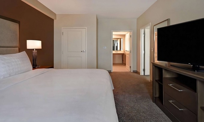 Florida Central Atlantic Coast Hotel | Your Home Away From Home! Full Kitchen, Swimming Pool, Pets Allowed!