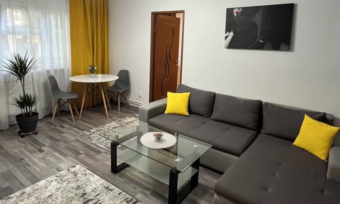 Tirgu Mures Apartment | Your Home Away from Home in Târgu Mureș
