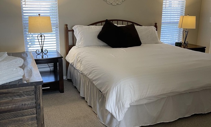 Isle of Palms House | Your Home Away From Home and 2 miles from The Mayo Clinic and Snowbirds welcomed