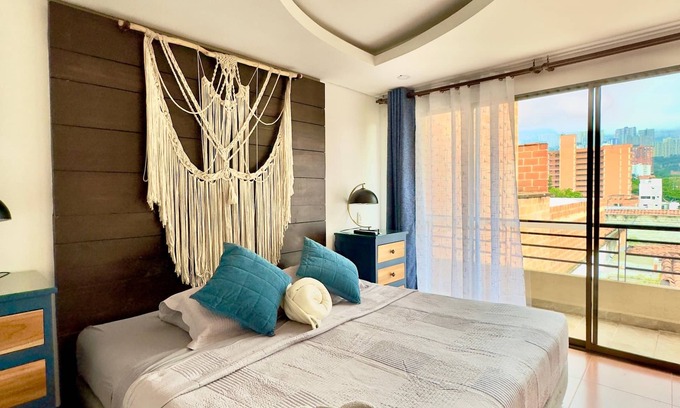 La America House | "Your home away from home" The Yellow corner, with private Jacuzzi.