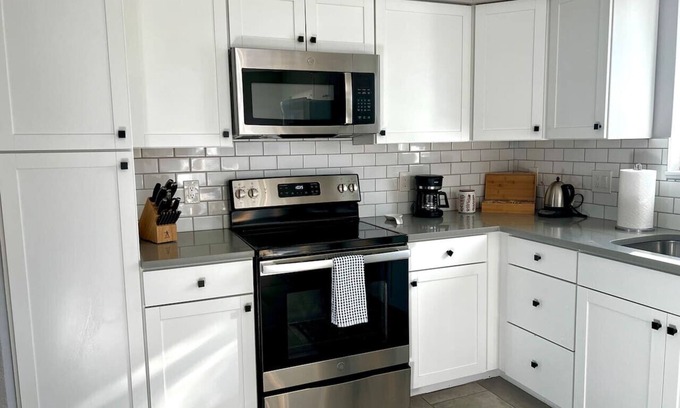 Lakewood House | Your Home Away From Home!