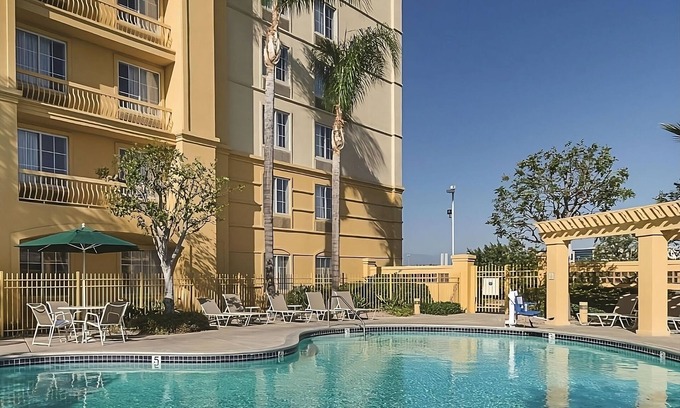 Guasti House | Your Home Away From Home! Amazing unit w/Pool access Near Toyota Arena!