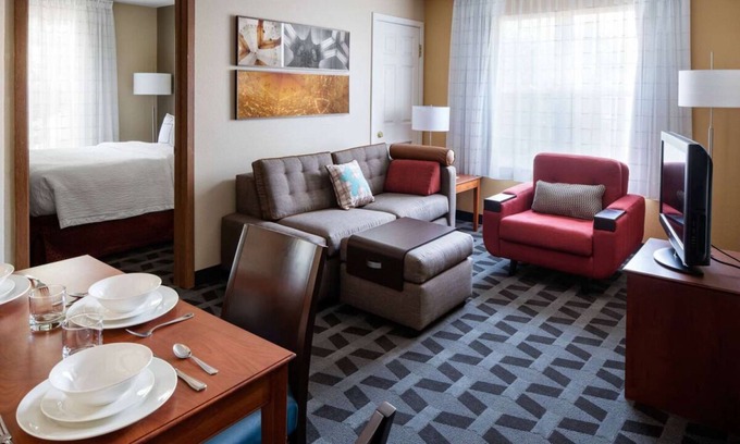 Renton Hotel | Your Home Away From Home! 3 Relaxing Units, Near Westfield Southcenter