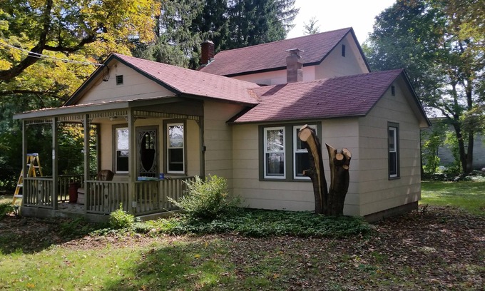 Roscoe House | Your Home Away From Home.Two hours and 10 minutes from NY City.
