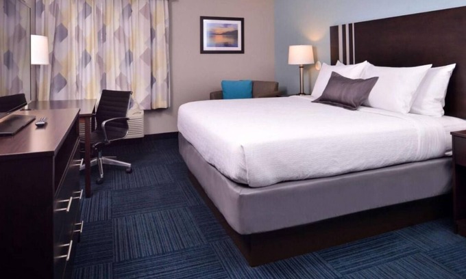 Blaine House | Your Home Away From Home! Onsite Restaurant, Free Parking, Indoor Pool