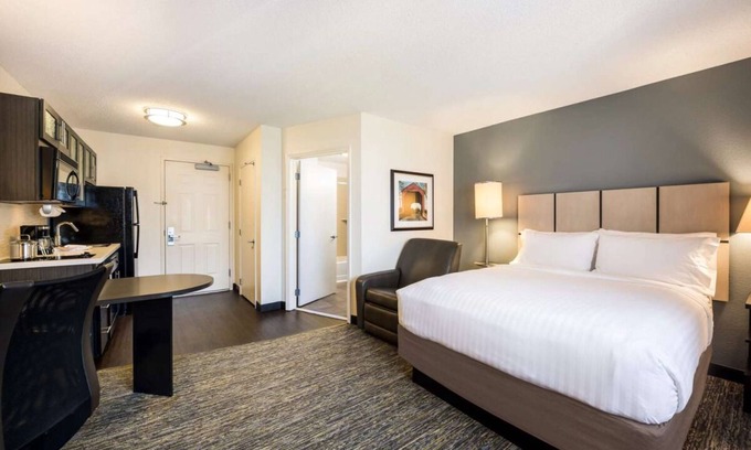Linthicum Heights Resort | Your Home Base for Exploring Charm City! Fully-equipped Kitchen, Pets Allowed!