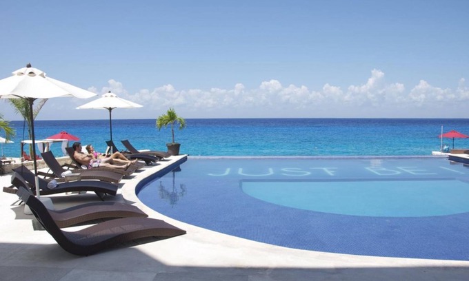 Zona Hotelera Norte House | Your Home Away From Home! Free Breakfast, Free Parking, Near Caletita Beach