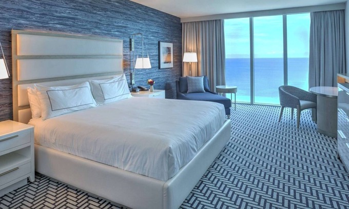 Central Beach Hotel | Your Ideal Beach Stay: Oceanfront Room, Pool, Near Fort Lauderdale Landmarks