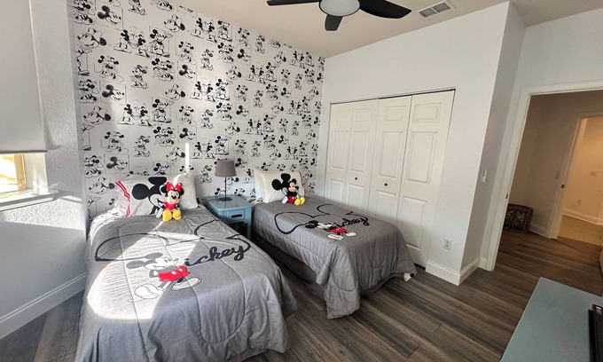 Loughman Apartment | Your ideal near by Disney parks stay! Great for families. Quite community