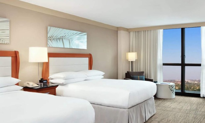 Ludlam Hotel | Your Miami Retreat - Close to Airport and Conventions! Free Airport Shuttle