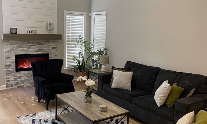 Smyrna House | "Your Oasis Away from Home near Braves Stadium"