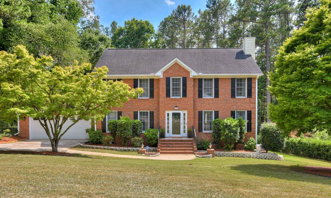 Houndslake House | Your Oasis in Aiken - Great for families