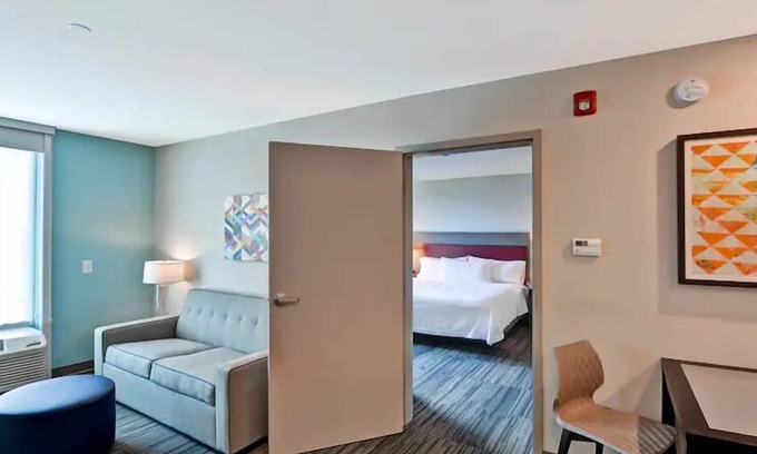 Terrace Park Hotel | Your Oasis in Tampa: 2 Spacious Units w/Kitchenette. Pool, BBQ Facilities!