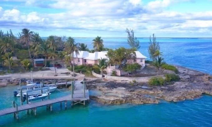 Andros Town House | Your ocean front property awaits, including 3 Master Suites & Private Beach